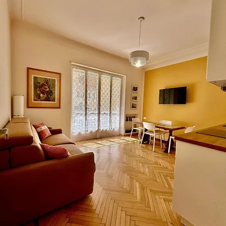Bright & Cozy Flat - Walk To & Train Station 公寓 圣雷默